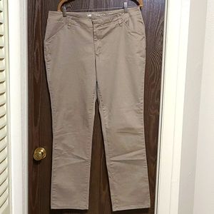 Lee essential Chino khaki pants sz 14